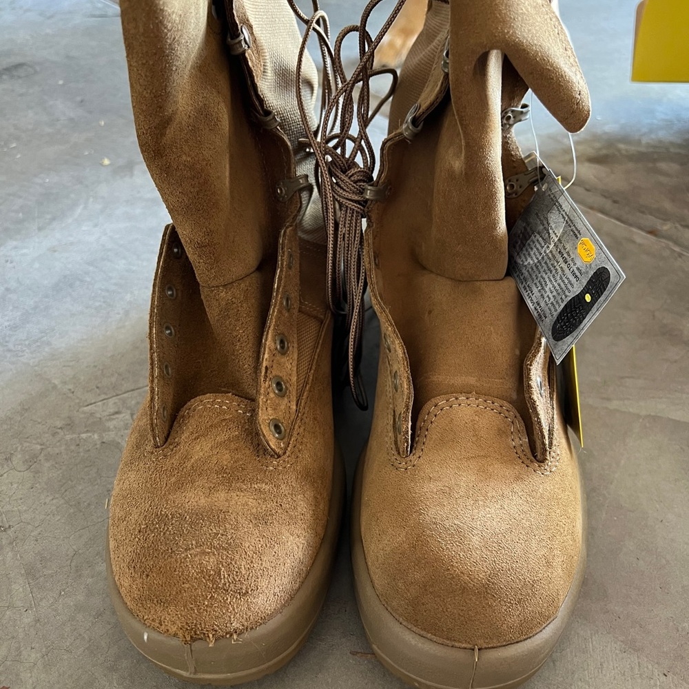 Belleville coyote waterproof flight and combat boot